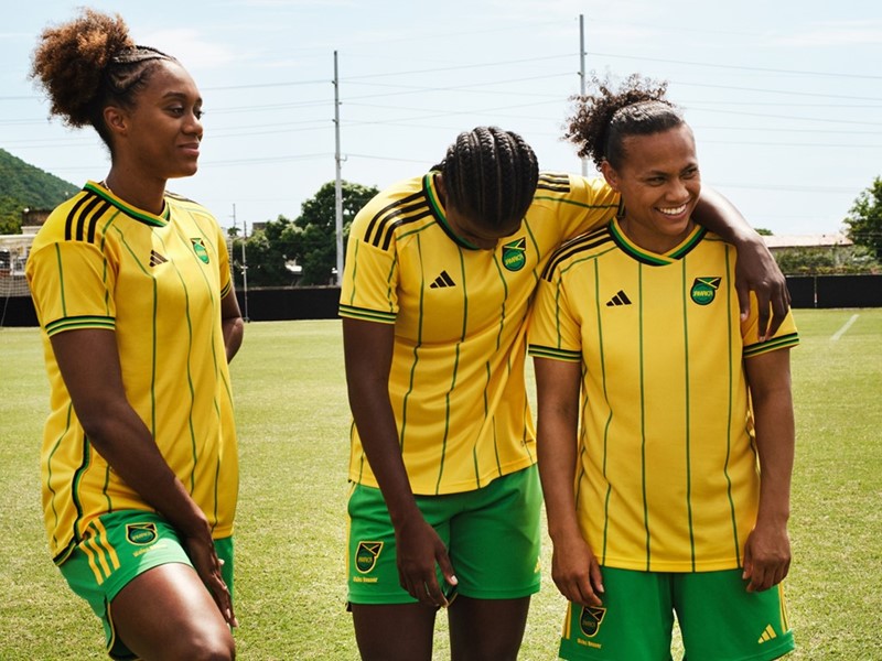 Gelbe Jamaika Heimtrikots 2023 von adidas