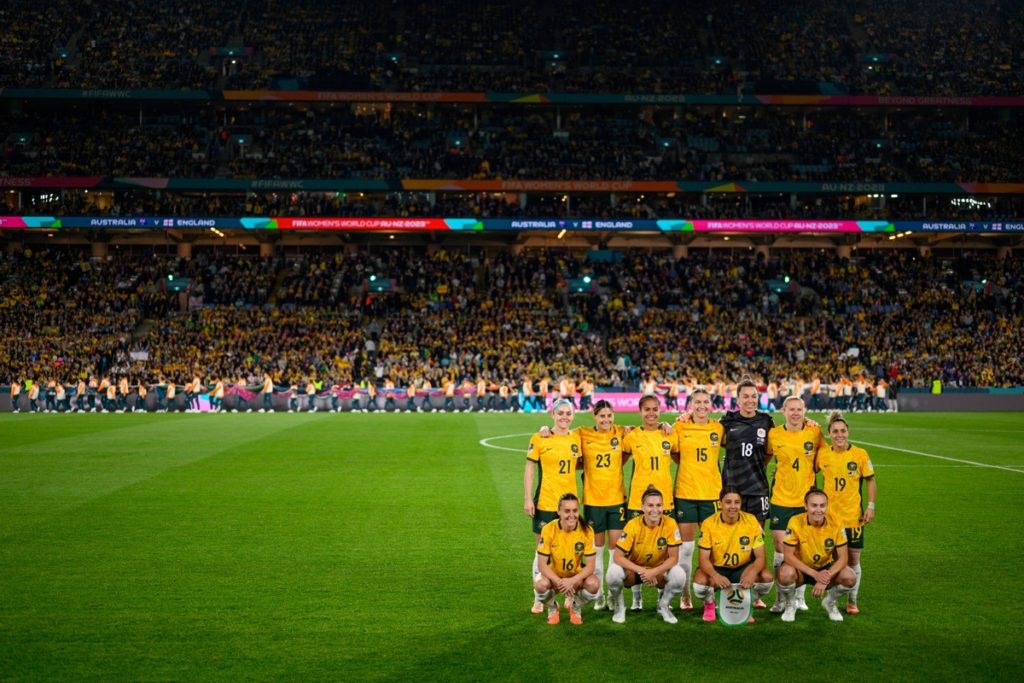 Australien gegen England im WM Halbfinale heute - die australische Startaufstellung.

Copyright: MATHIASxBERGELD BB230816MB023 Imago